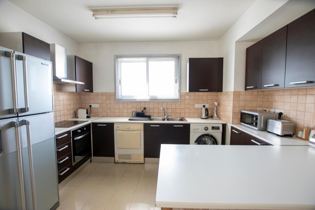 Glabur Stays - The Executive 2 Bdr - Nicosia City, Free Parking & Wifi, Welcomes You!!! ภายนอก รูปภาพ