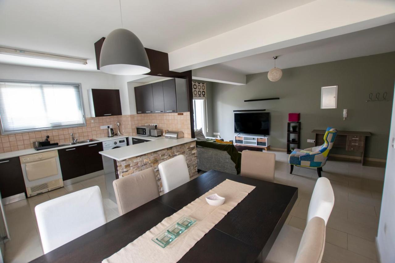 Glabur Stays - The Executive 2 Bdr - Nicosia City, Free Parking & Wifi, Welcomes You!!! ภายนอก รูปภาพ